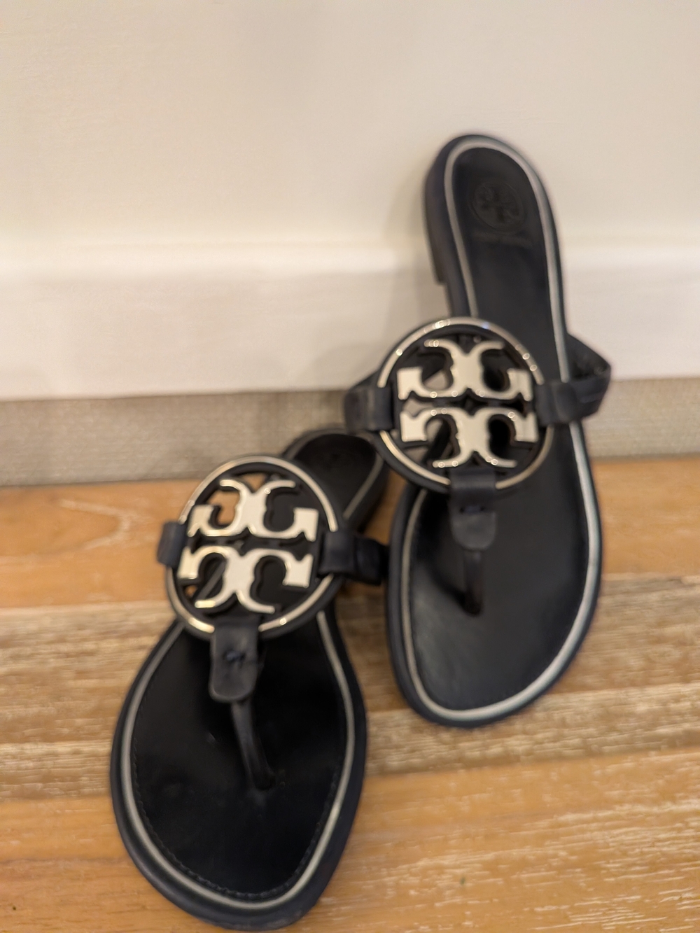 Tory Burch Navy Blue Logo Thong Sandals 6 By
